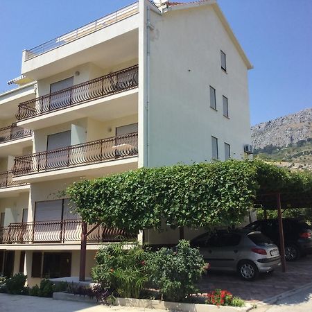 Apartments And Rooms Mamic Dugi Rat Exterior foto