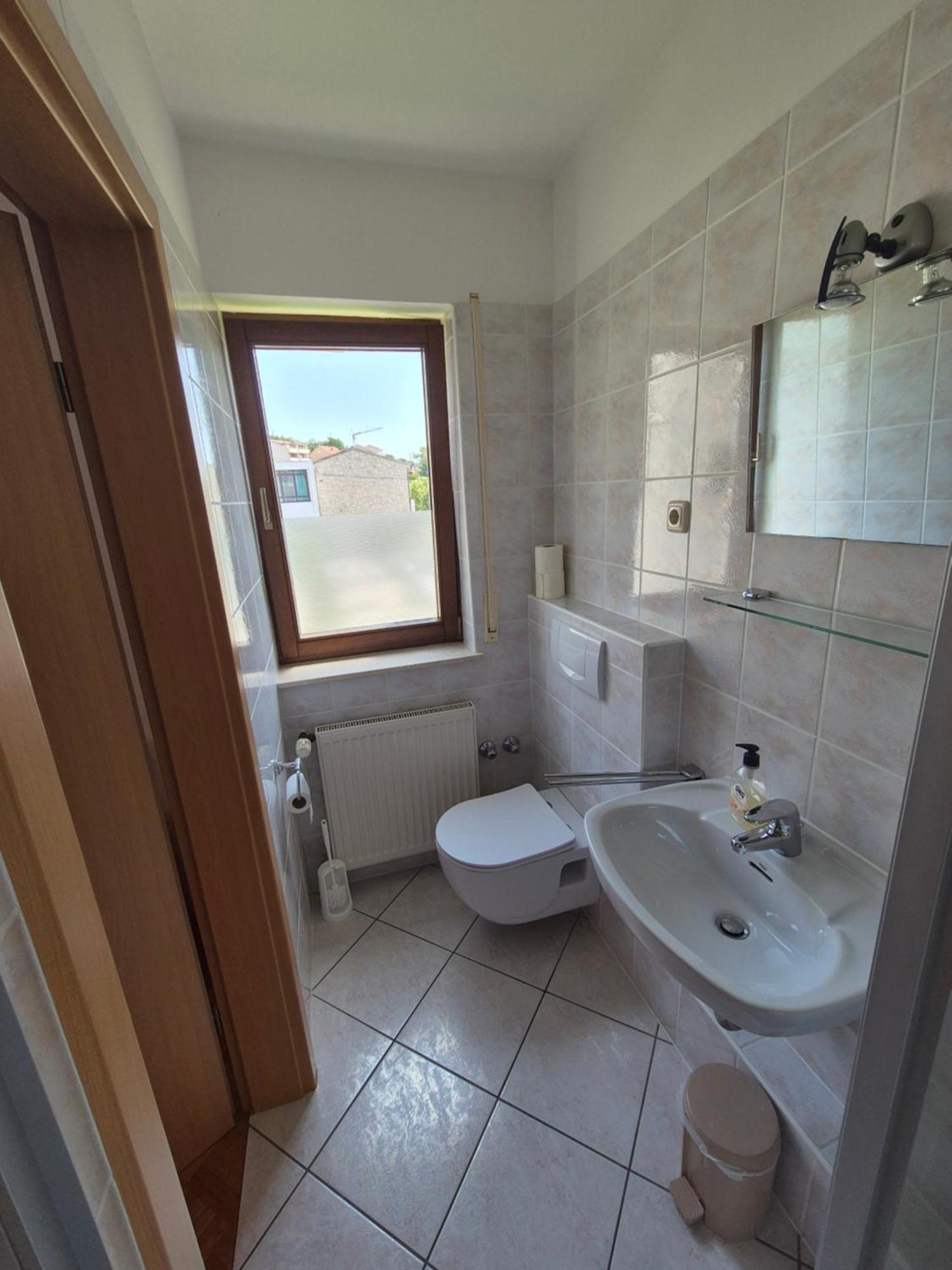 Apartments And Rooms Mamic Dugi Rat Exterior foto