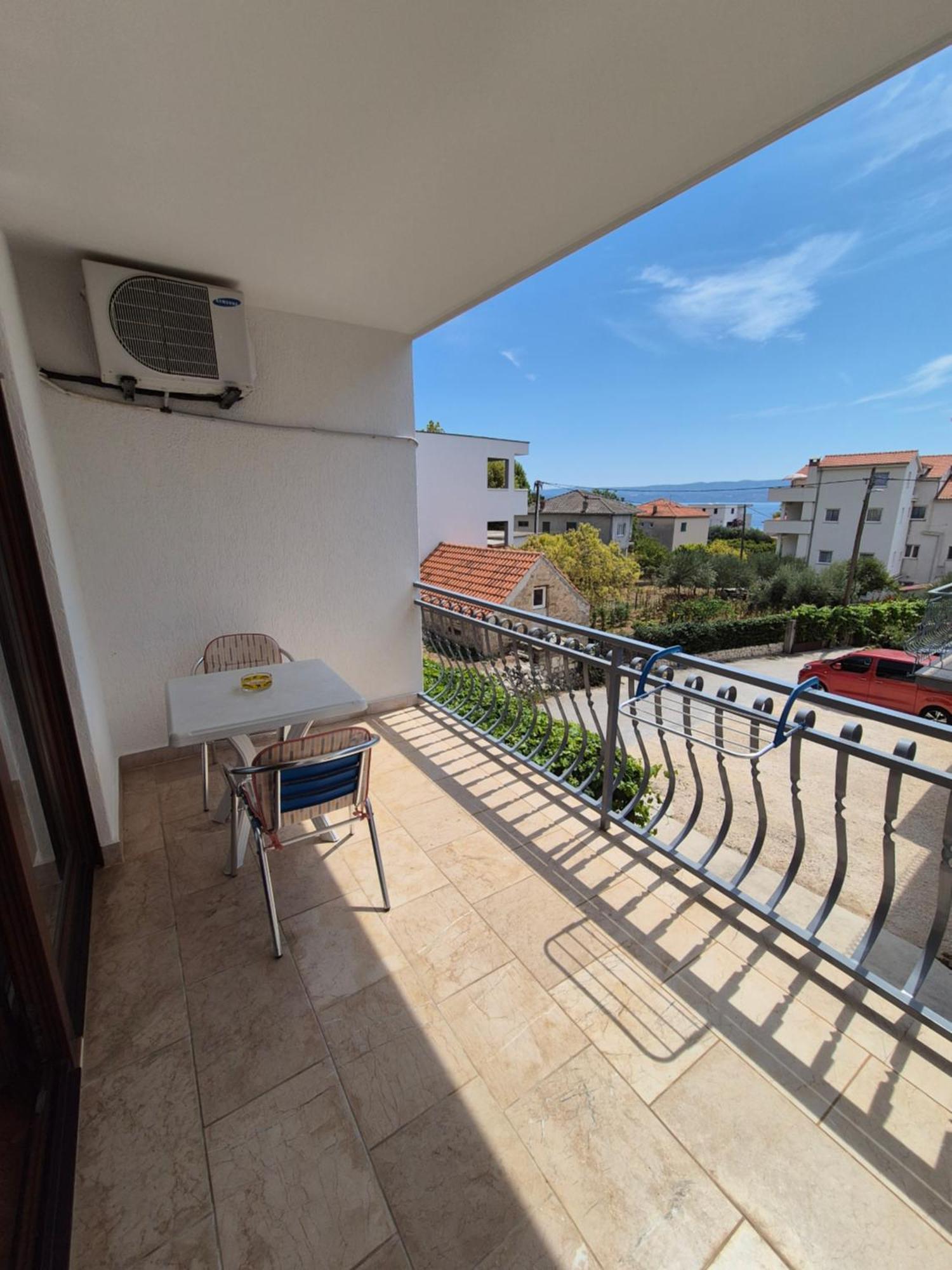 Apartments And Rooms Mamic Dugi Rat Exterior foto